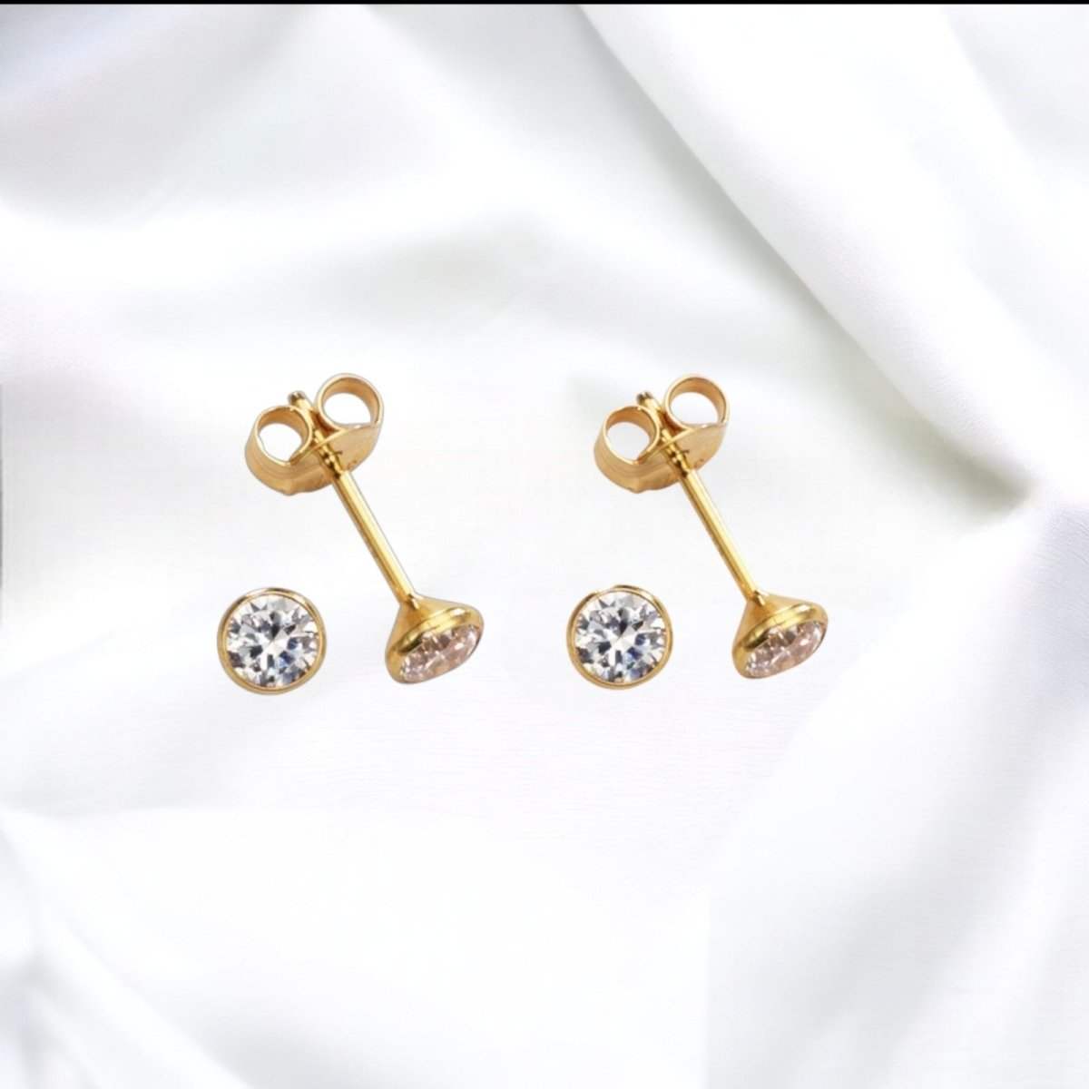 JB 1 Paar Ohrstecker Zirkonia Stein 375 - 9 Kt Gelbgold 0.7 g