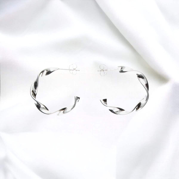 JB Edle Ohrschmuck Creole 925 Silber 3,5 g Elegant und Zeitlos JB Edle Ohrschmuck Creole 925 Silber 3,5 g Elegant und Zeitlos