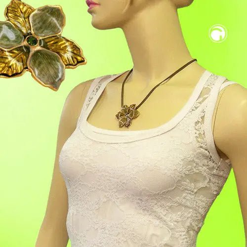 Kette 48mm Blume Metallanhänger oliv - gold emailliert Kordel oliv 50cm