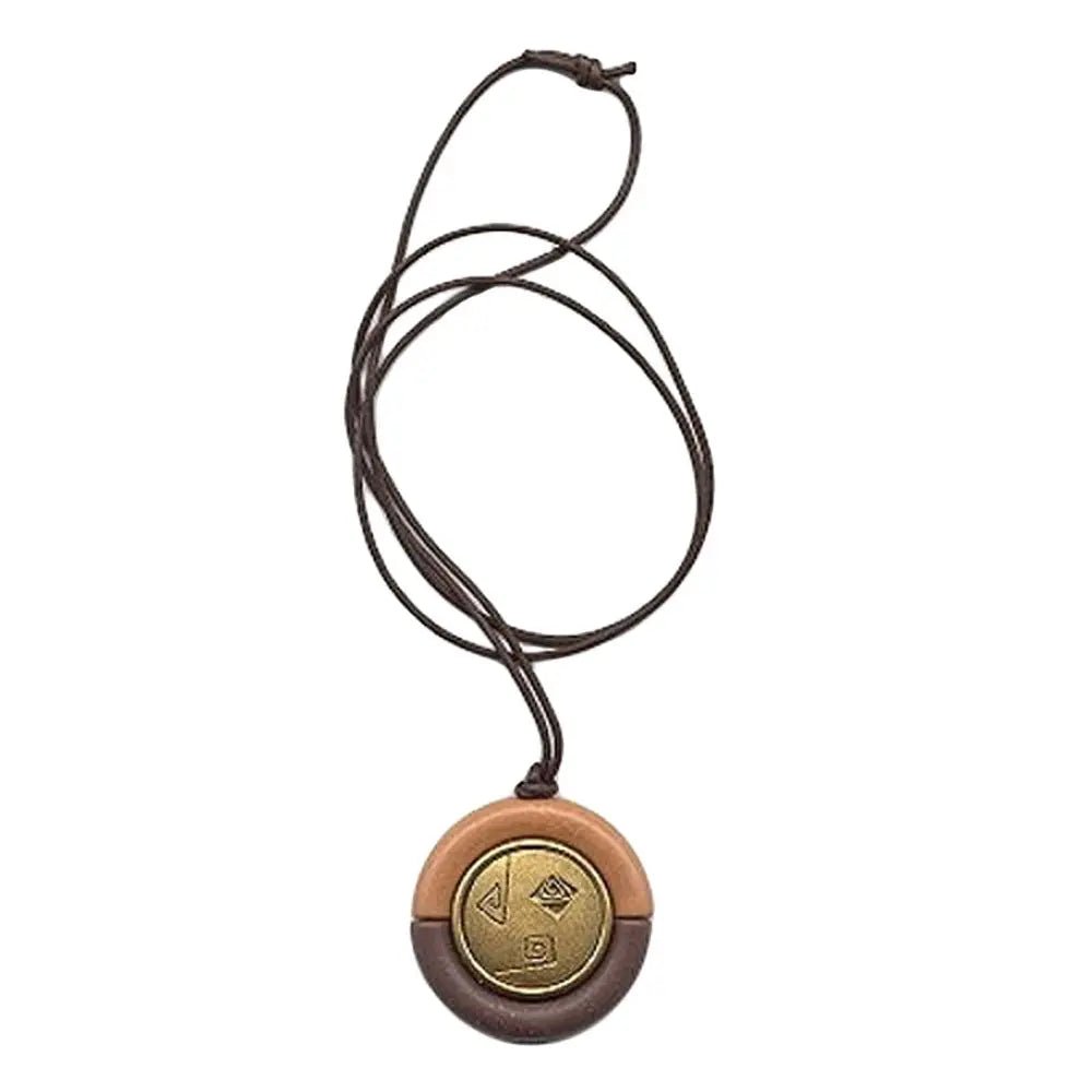 Kette 53mm Anhänger Kunststoff braunton - messingfarben Kordel braun 90cm