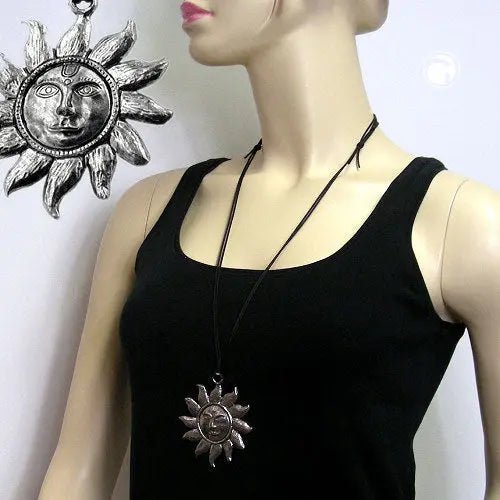 Kette 68mm Zinn - Anhänger große Sonne mit Gesicht 110cm