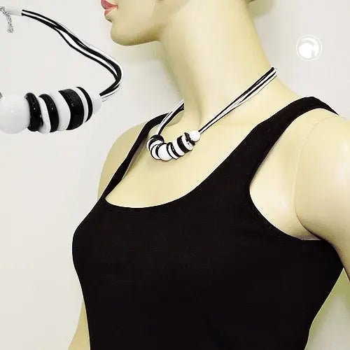 Kette Kunststoffperlen und Ringe schwarz - weiß 45cm
