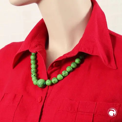 Kette Perlen Fadenperle apfelgrün - schwarz Kunststoff 55cm