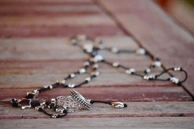 Die Vielseitigkeit von Silber: Warum dieses Edelmetall in unserem täglichen Leben unverzichtbar ist - Joyes Boutique