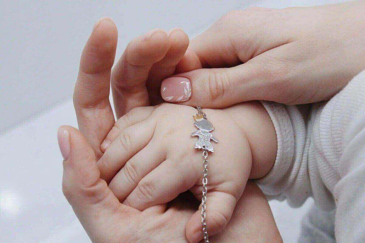 Kinderschmuck: Silber oder Gold? - Ein Leitfaden für die richtige Wahl - Joyes Boutique