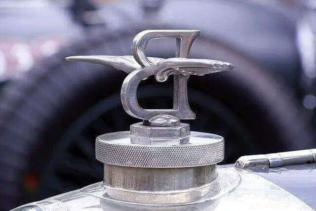 Warum ist Silber derzeit so günstig? Eine Analyse des Edelmetallmarktes - Joyes Boutique