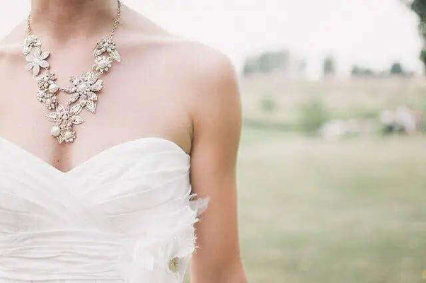 Schmuck als Modisches Accessoire: Eine Hommage an Stil, Individualität und Selbstausdruck