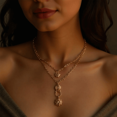 Goldschmuck mit funkelnden Brillanten schützen
