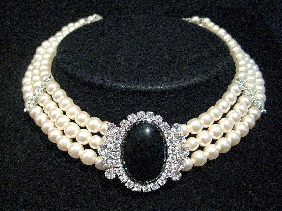 Modeschmuck kaufen - Wo man günstig Schmuck kaufen kann: Tipps für preisbewusste Käufer - Joyes Boutique
