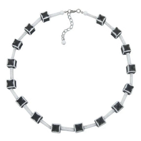 Kette Kunststoffperlen Würfel 10x10mm schwarz - grau - weiß 45cm