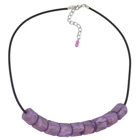 Kette Schrägperle Kunststoff lila - marmoriert - matt Vollgummi schwarz 45cm
